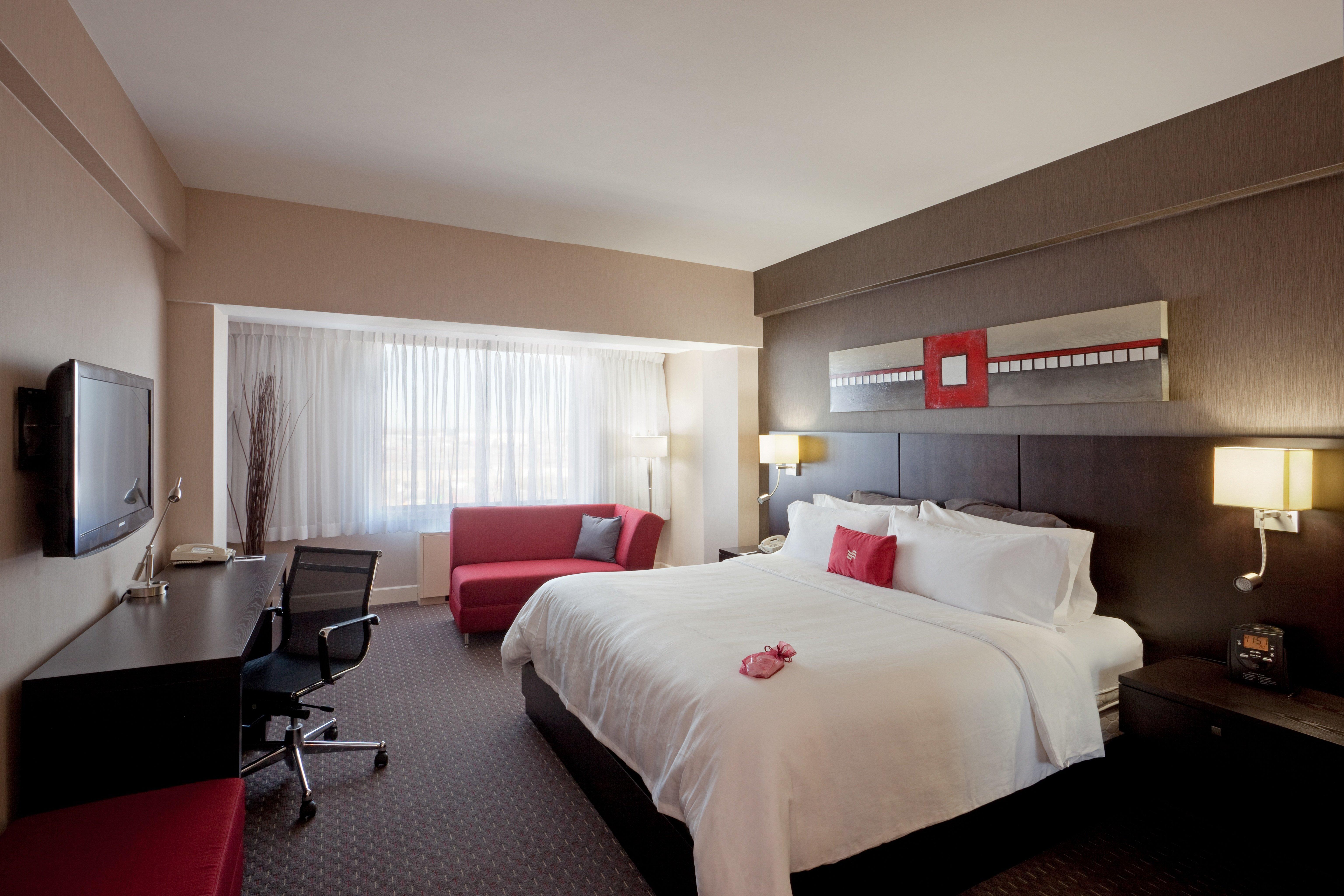 Armon Plaza Montreal Airpt, Trademark Collection By Wyndham — Photos 1